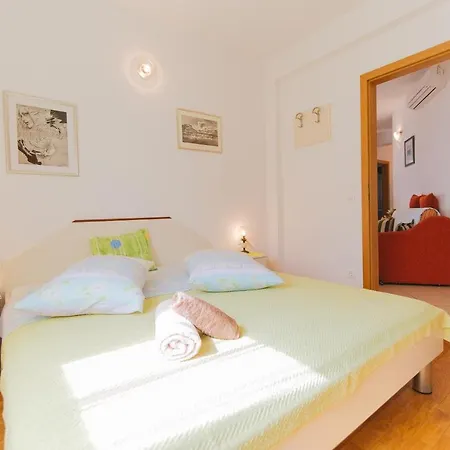 By The Sea Nemira, - 13055 Apartment Omis